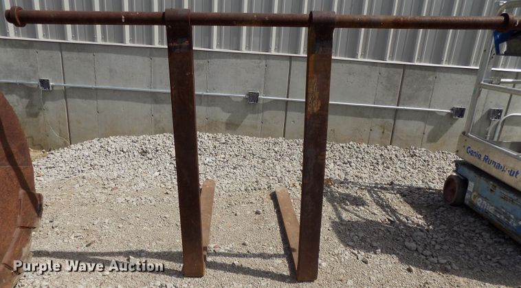 image for item DO9435 (2) sets of pallet forks