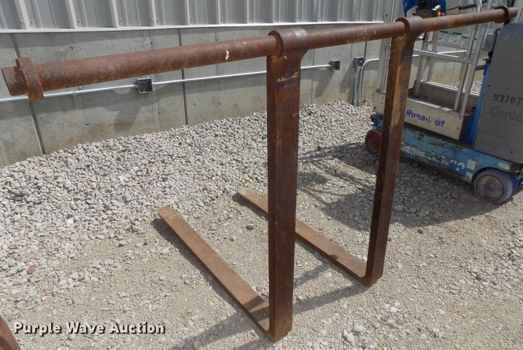 image for item DO9435 (2) sets of pallet forks