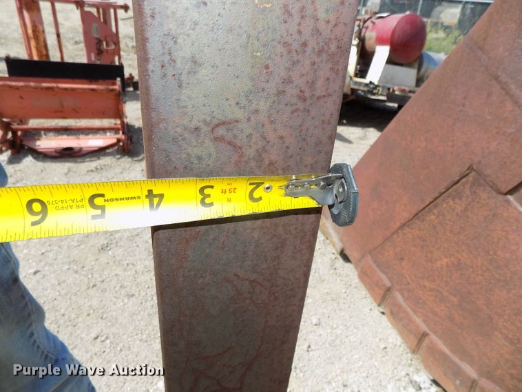 image for item DO9435 (2) sets of pallet forks