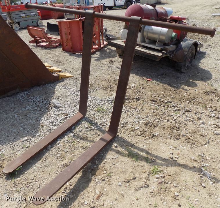 image for item DO9435 (2) sets of pallet forks