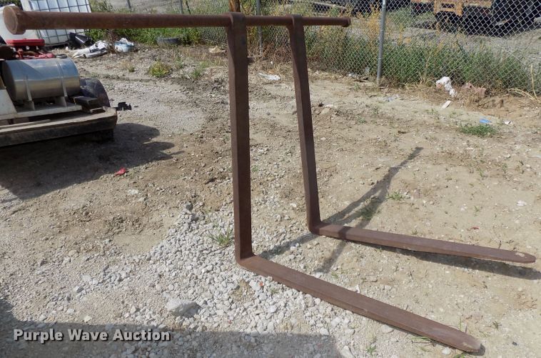 image for item DO9435 (2) sets of pallet forks