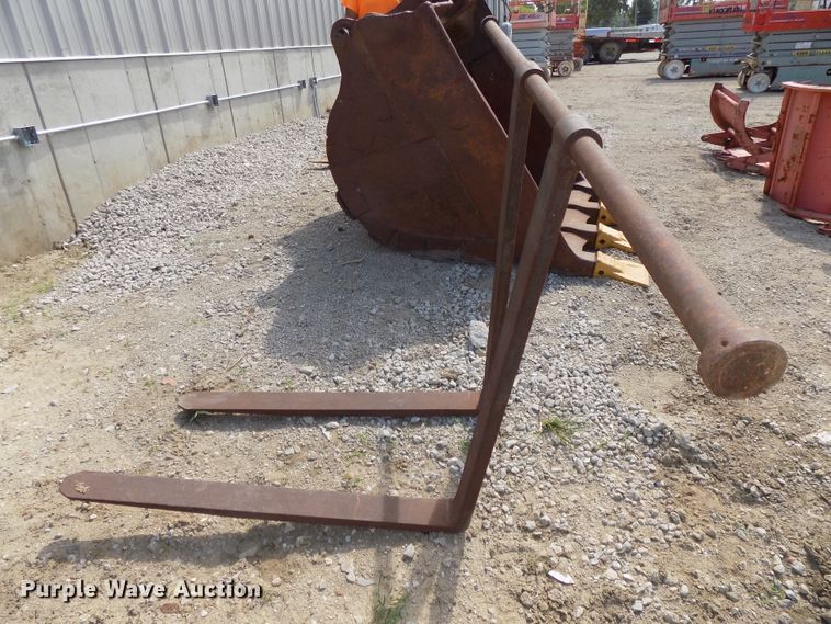 image for item DO9435 (2) sets of pallet forks