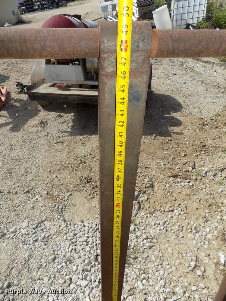 image for item DO9435 (2) sets of pallet forks