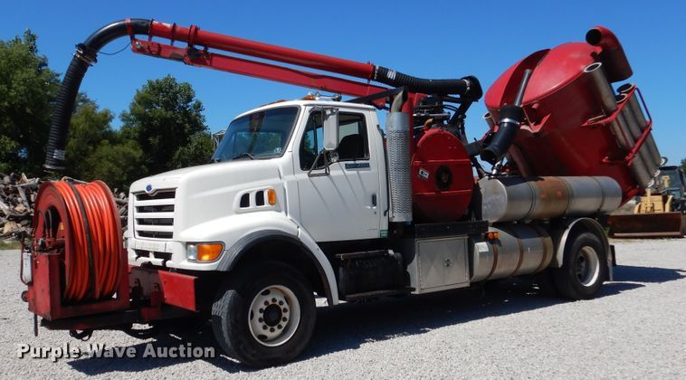 image for item EK9056 1997 Ford L8501 sewer rodder truck