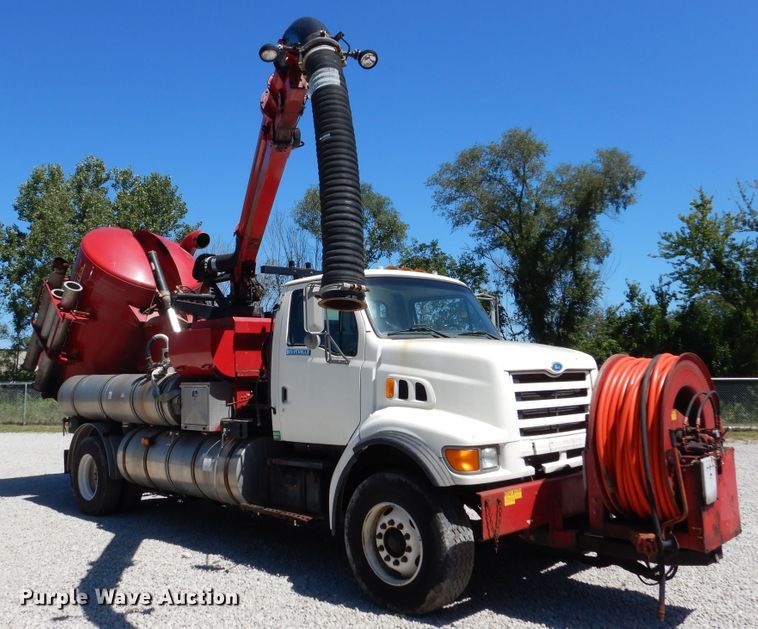 image for item EK9056 1997 Ford L8501 sewer rodder truck