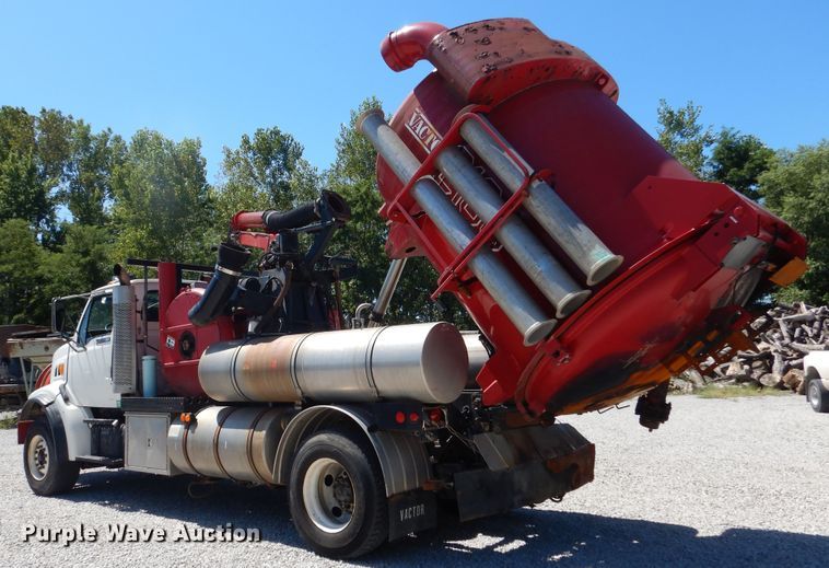 image for item EK9056 1997 Ford L8501 sewer rodder truck