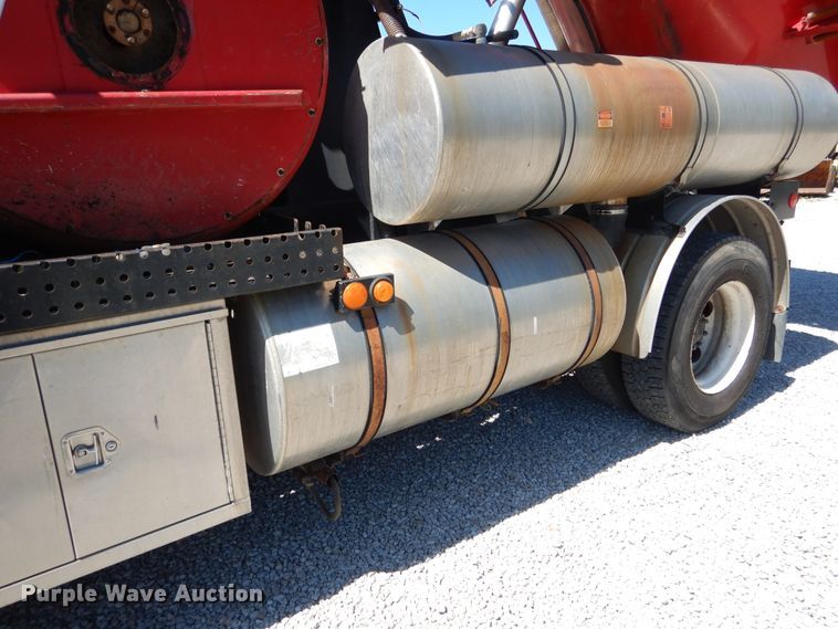 image for item EK9056 1997 Ford L8501 sewer rodder truck