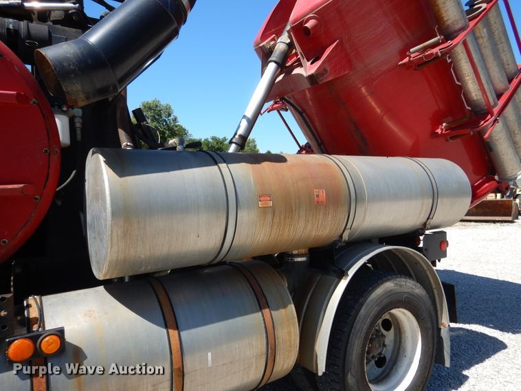 image for item EK9056 1997 Ford L8501 sewer rodder truck