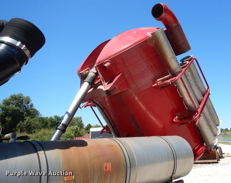 image for item EK9056 1997 Ford L8501 sewer rodder truck