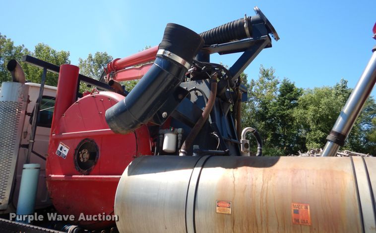 image for item EK9056 1997 Ford L8501 sewer rodder truck