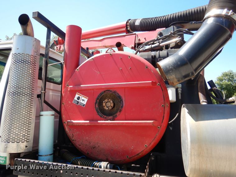 image for item EK9056 1997 Ford L8501 sewer rodder truck