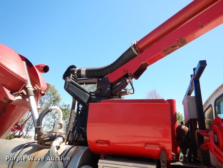 image for item EK9056 1997 Ford L8501 sewer rodder truck