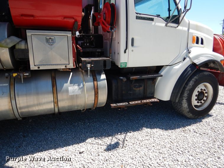 image for item EK9056 1997 Ford L8501 sewer rodder truck