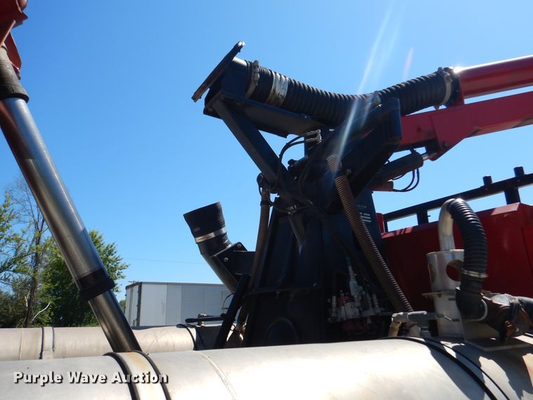 image for item EK9056 1997 Ford L8501 sewer rodder truck