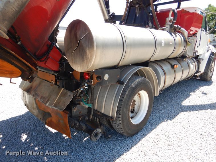 image for item EK9056 1997 Ford L8501 sewer rodder truck