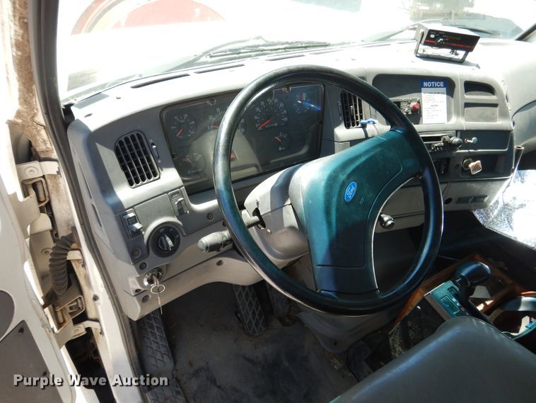 image for item EK9056 1997 Ford L8501 sewer rodder truck