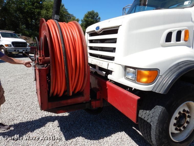 image for item EK9056 1997 Ford L8501 sewer rodder truck