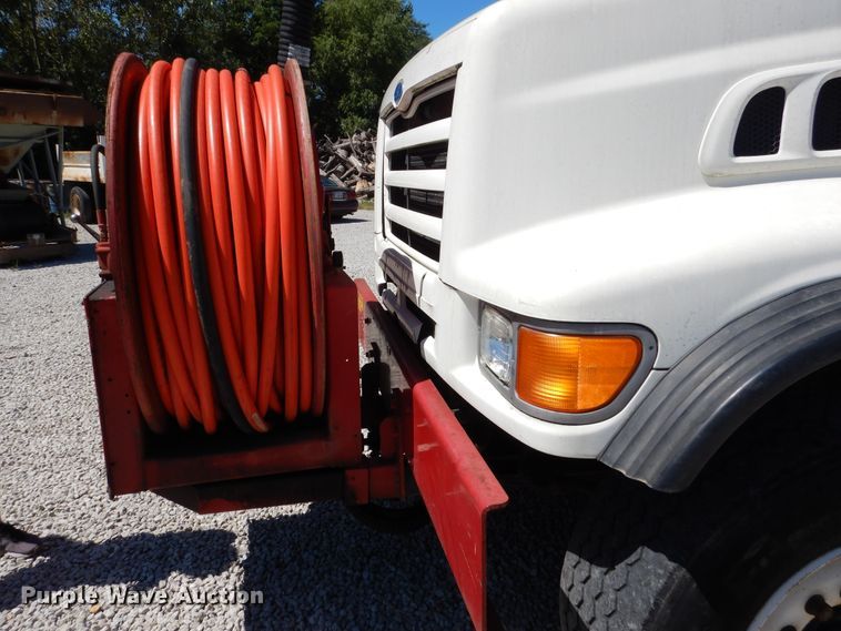 image for item EK9056 1997 Ford L8501 sewer rodder truck