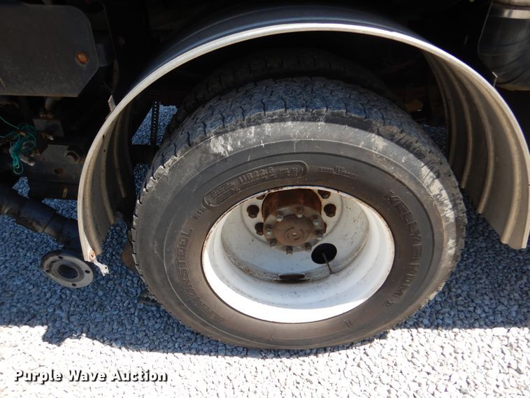 image for item EK9056 1997 Ford L8501 sewer rodder truck