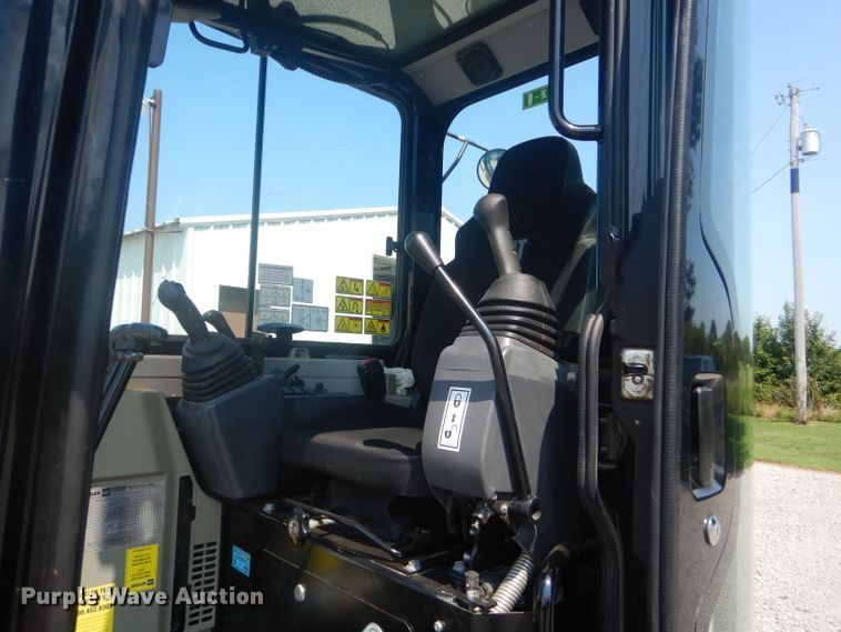 image for item FC9915 2014 Caterpillar 303.5E mini excavator