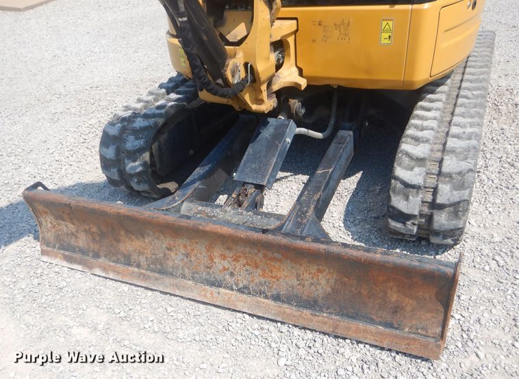 image for item FC9915 2014 Caterpillar 303.5E mini excavator