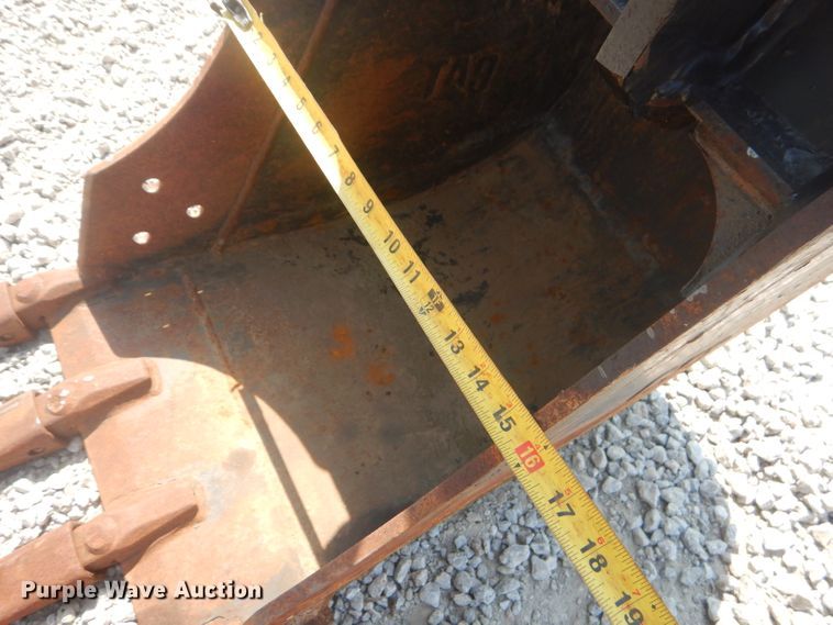 image for item FC9915 2014 Caterpillar 303.5E mini excavator