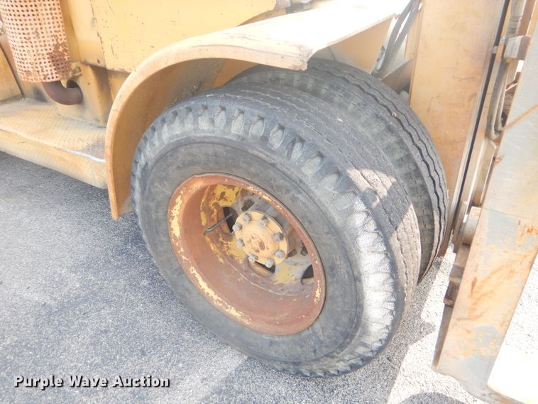 image for item FC9920 Hyster Challenger 225 forklift