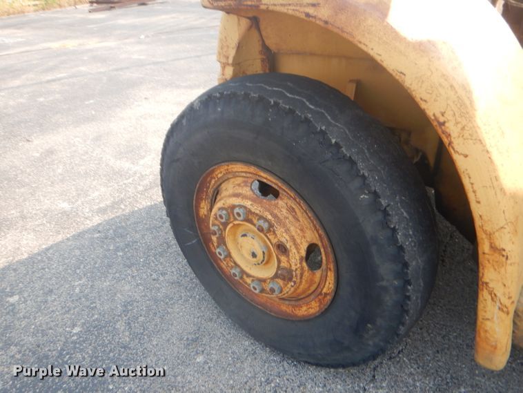 image for item FC9920 Hyster Challenger 225 forklift