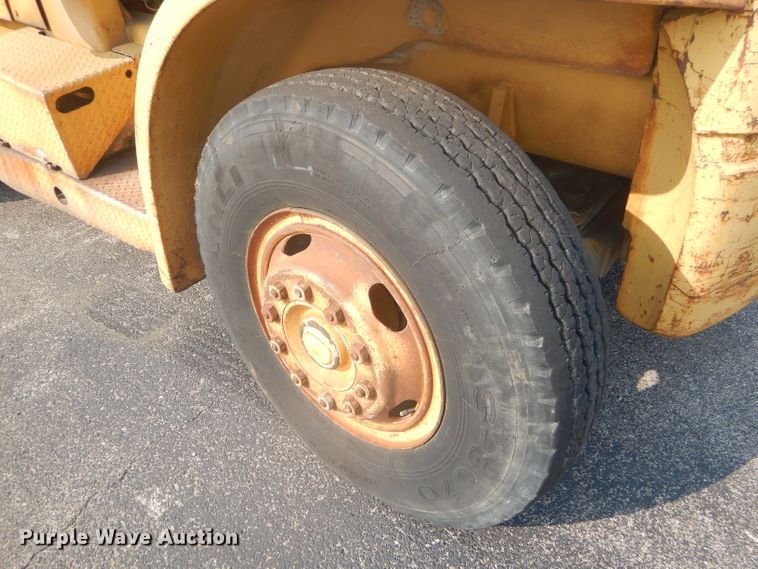 image for item FC9920 Hyster Challenger 225 forklift