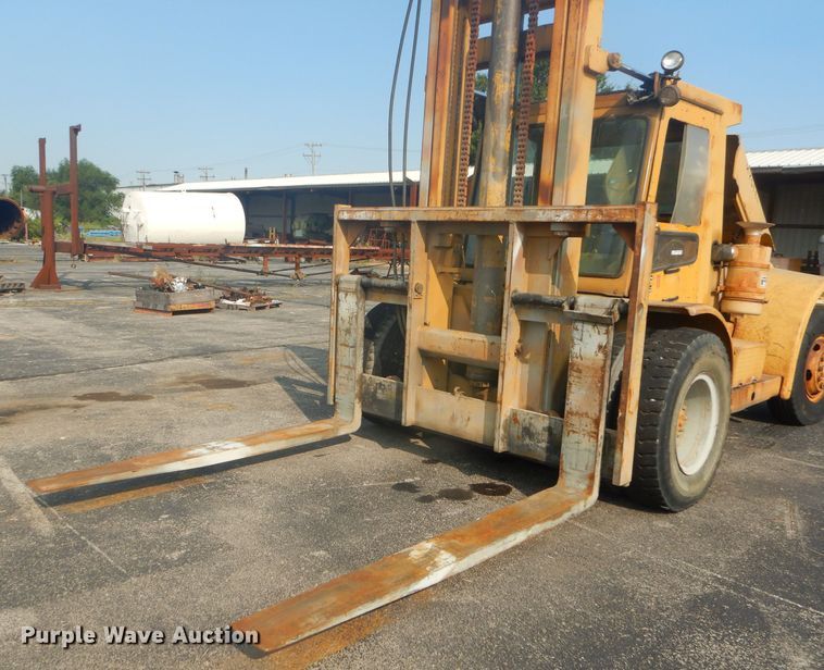 image for item FC9920 Hyster Challenger 225 forklift