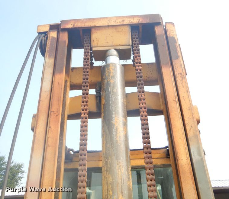 image for item FC9920 Hyster Challenger 225 forklift