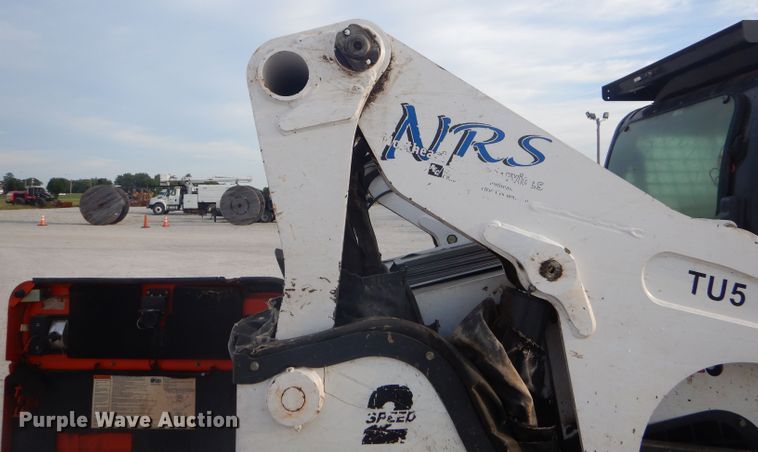 image for item FC9928 2015 Bobcat T870 skid steer