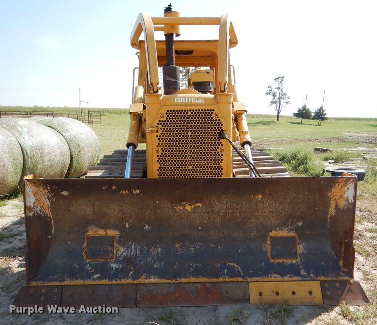 image for item FG9769 1983 Caterpillar D6D dozer