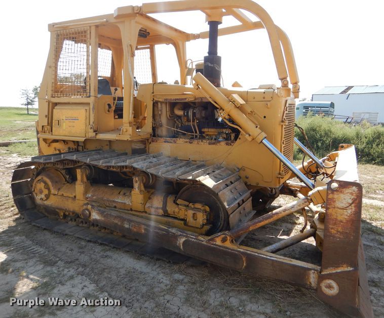 image for item FG9769 1983 Caterpillar D6D dozer