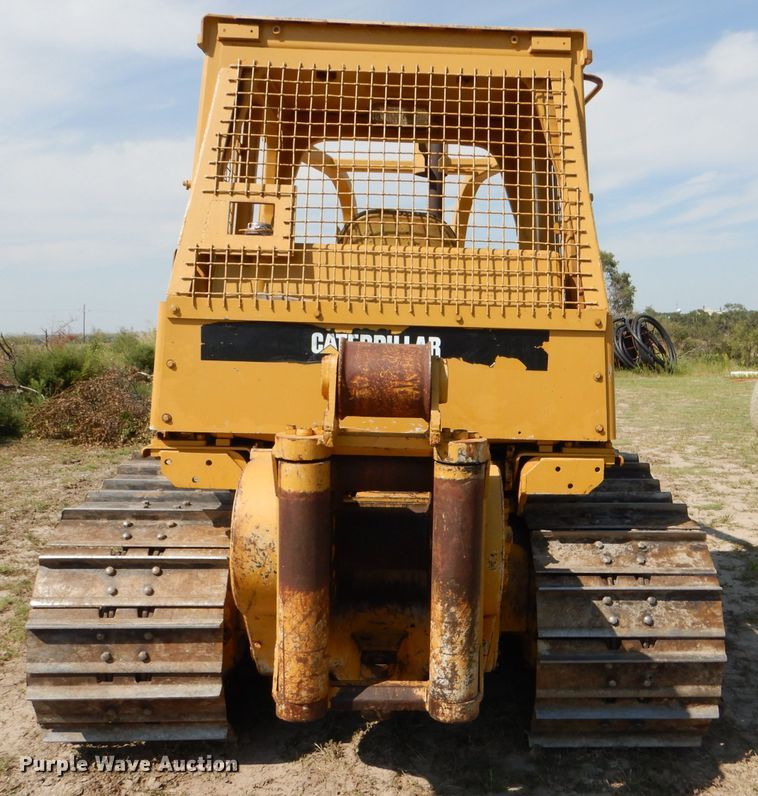 image for item FG9769 1983 Caterpillar D6D dozer