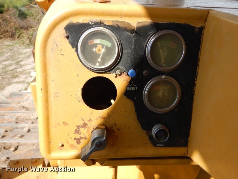 image for item FG9769 1983 Caterpillar D6D dozer