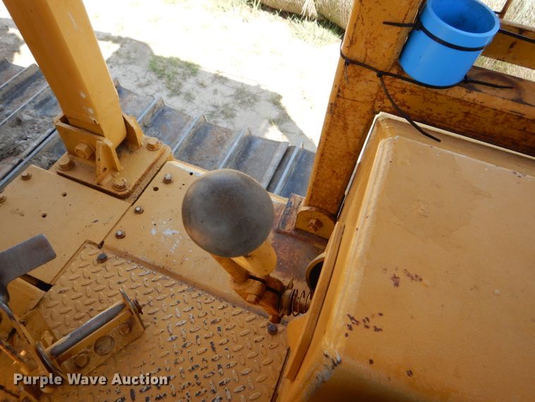 image for item FG9769 1983 Caterpillar D6D dozer