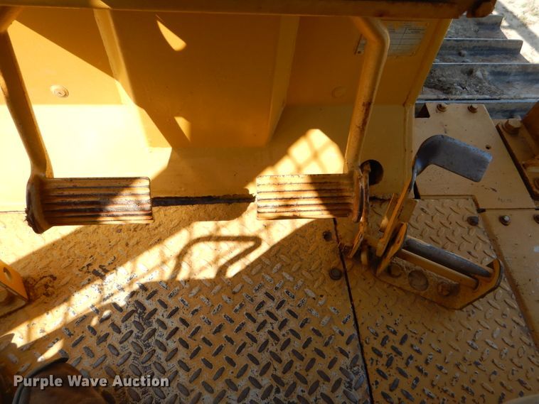 image for item FG9769 1983 Caterpillar D6D dozer