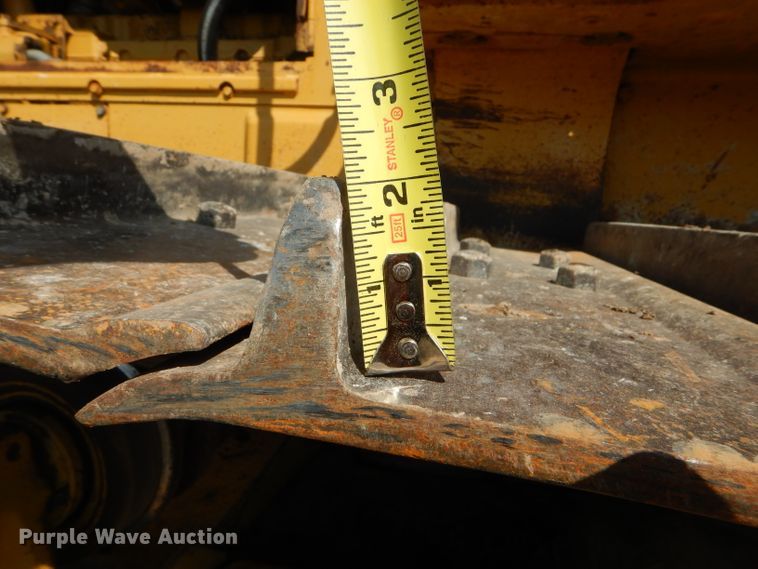 image for item FG9769 1983 Caterpillar D6D dozer