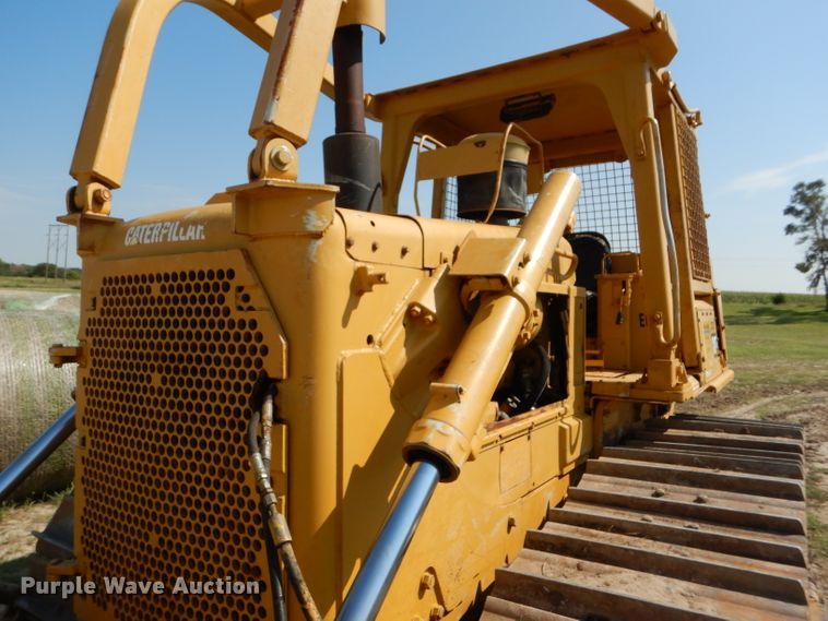 image for item FG9769 1983 Caterpillar D6D dozer
