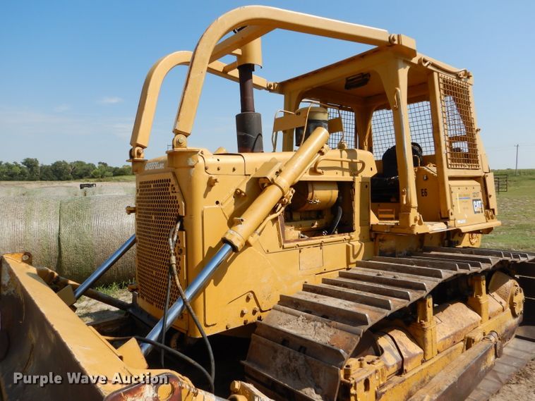 image for item FG9769 1983 Caterpillar D6D dozer