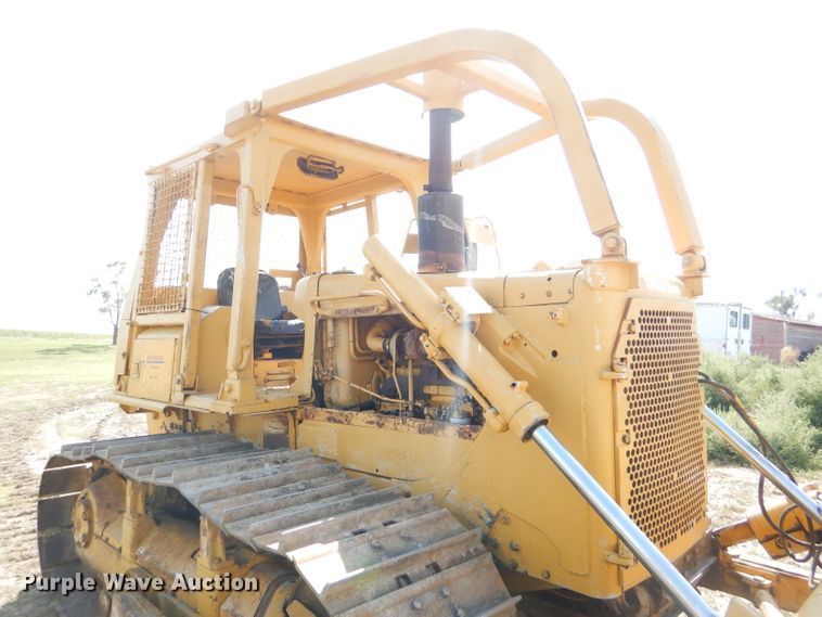 image for item FG9769 1983 Caterpillar D6D dozer