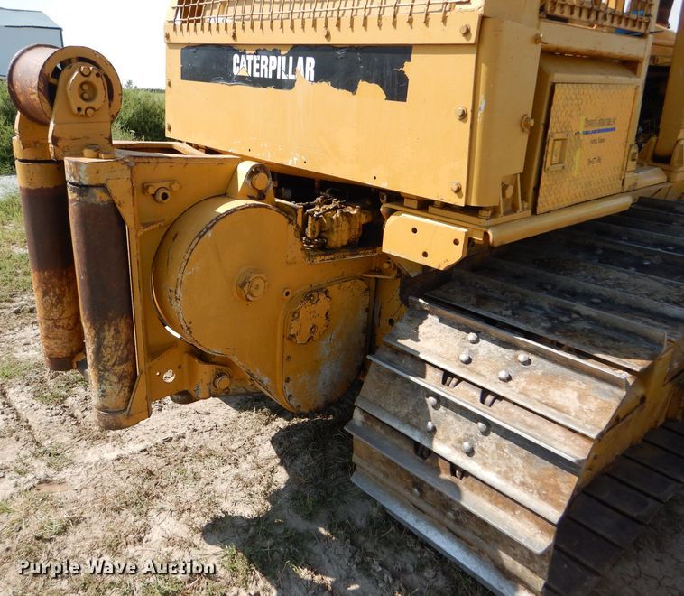 image for item FG9769 1983 Caterpillar D6D dozer