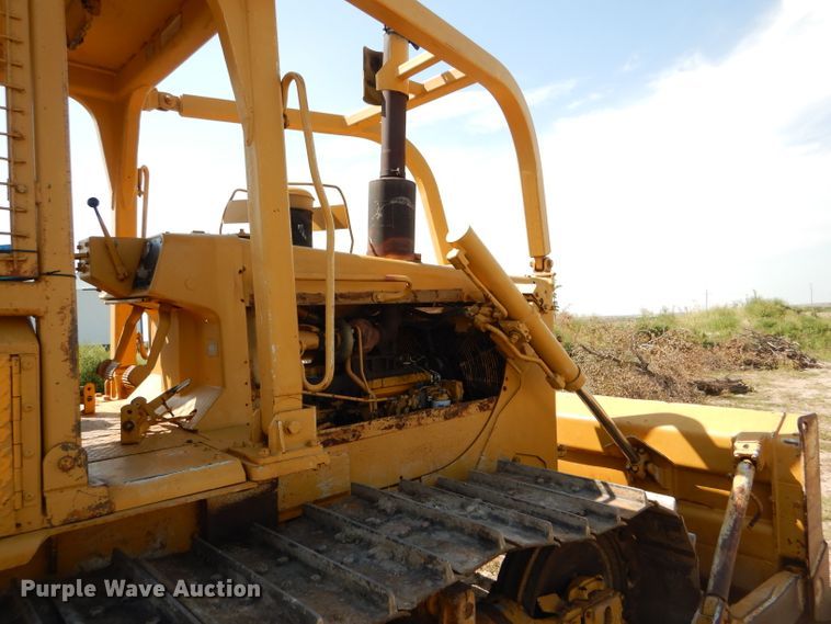 image for item FG9769 1983 Caterpillar D6D dozer