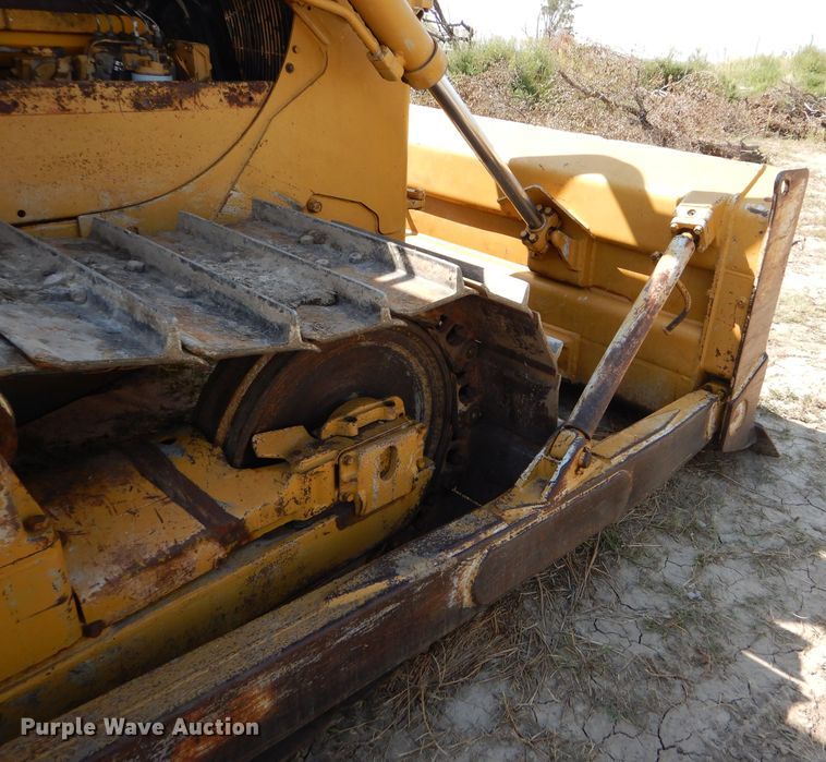 image for item FG9769 1983 Caterpillar D6D dozer