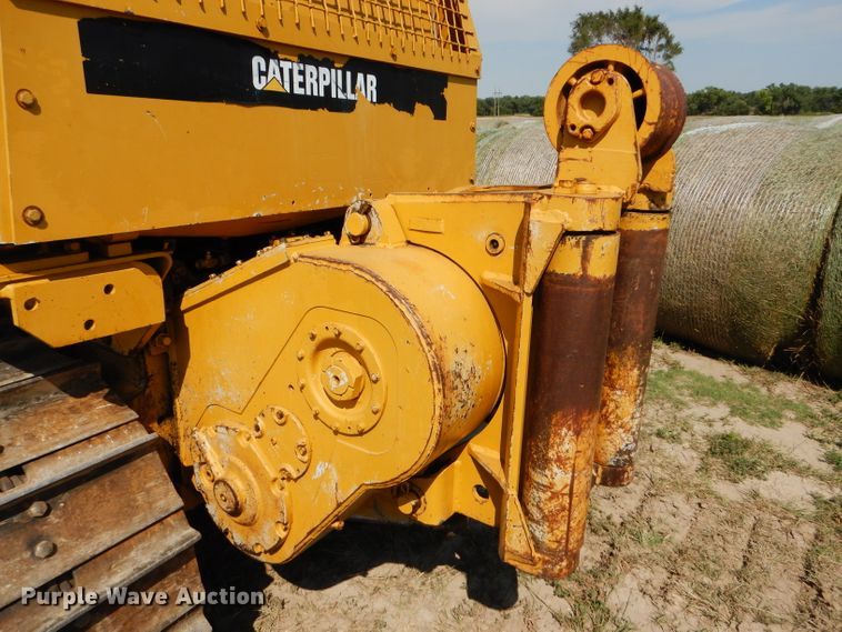 image for item FG9769 1983 Caterpillar D6D dozer