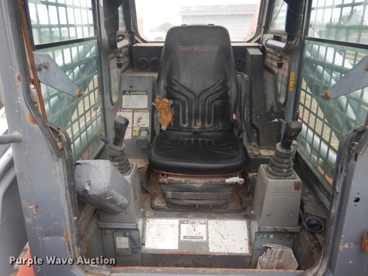 image for item FG9779 2004 Takeuchi TL150 skid steer