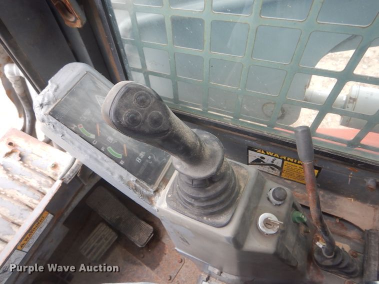 image for item FG9779 2004 Takeuchi TL150 skid steer