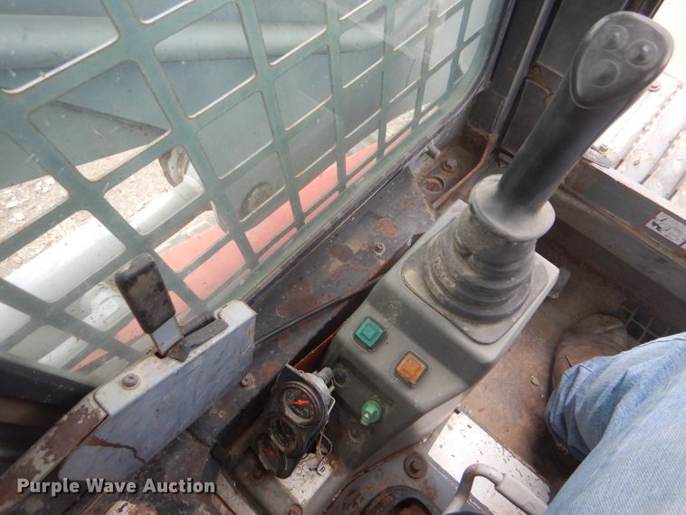 image for item FG9779 2004 Takeuchi TL150 skid steer