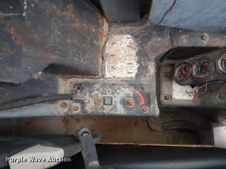 image for item FG9779 2004 Takeuchi TL150 skid steer